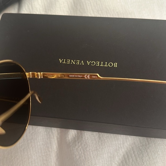 Bottega Veneta gold mirrored sunglasses - Picture 5 of 6